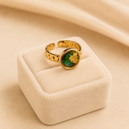 Emerald Glow Χειροποίητο Δαχτυλίδι Chevalier σε Πράσινη Ρητίνη