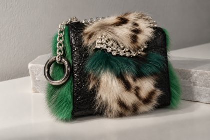 Esmeral. Χειροποίητο Bag Charm από Φυσική Γούνα και Δέρμα.